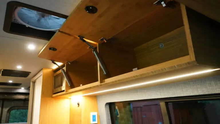 Cabinets 